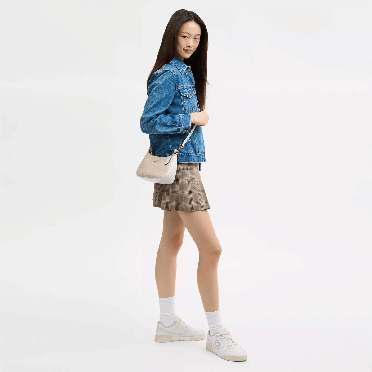 Coach Teri Shoulder Bag CV933 in Gold/Sand/Chalk Signature Canvas